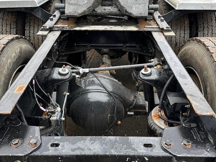 2015-kenworth-t880-image-14