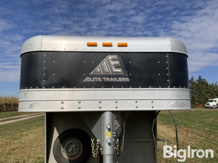 2019-elite-tri/a-gooseneck-livestock-trailer-image-15