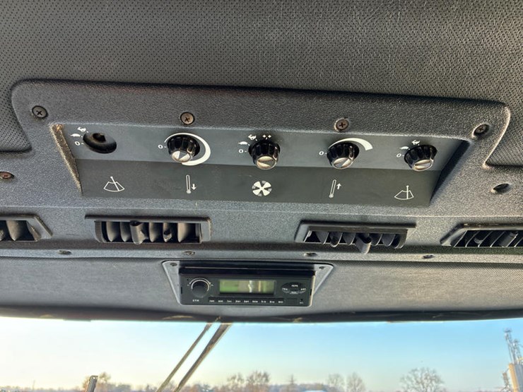 john-deere-7720-titan-ii-image-76