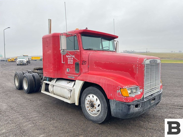 1993-freightliner-fld120-image-8