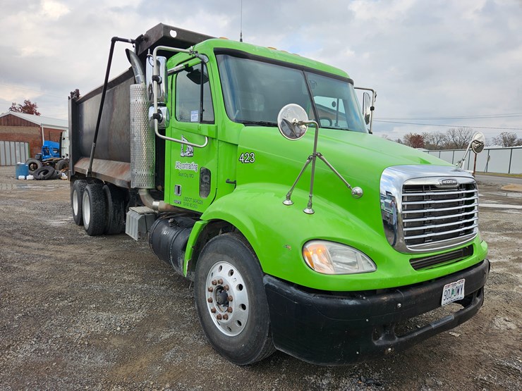 freightliner-columbia-112-image-27