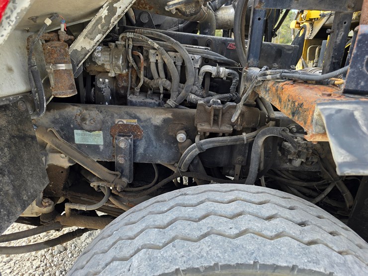 2003-peterbilt-320-image-81