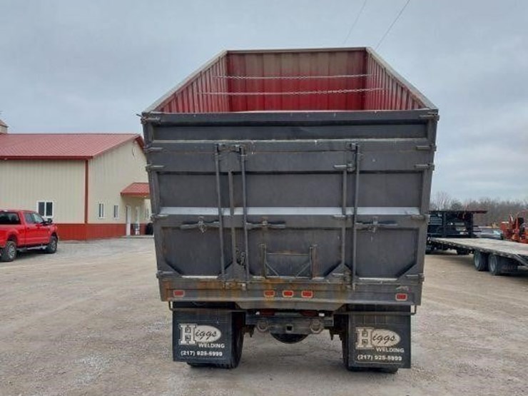 international-4700-image-16