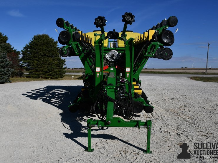 2023-john-deere-1795-image-2