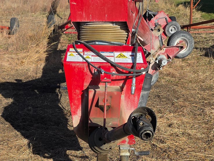 westfield-mkk-100-63-grain-auger-w/swing-hopper-image-2