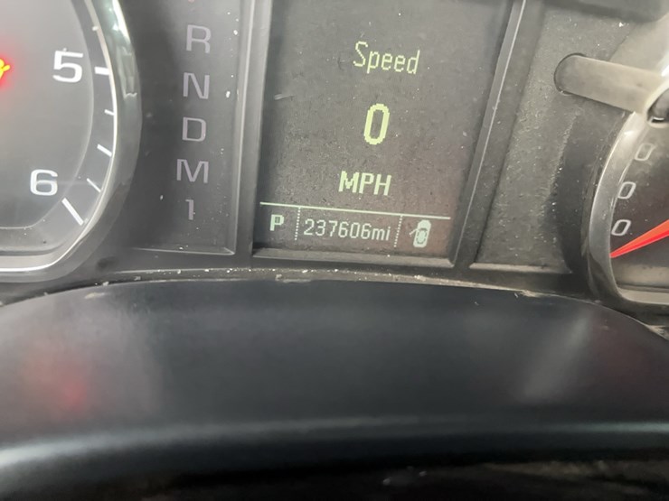 2016-chevrolet-2500hd-image-19