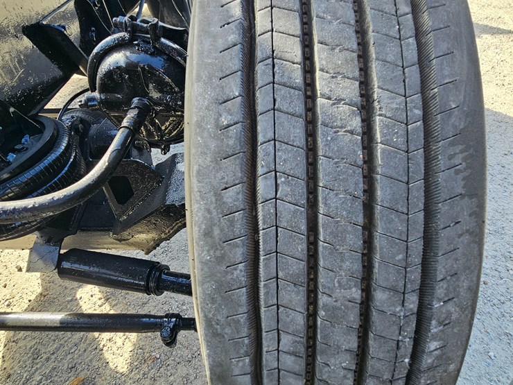 2009-peterbilt-365-image-103