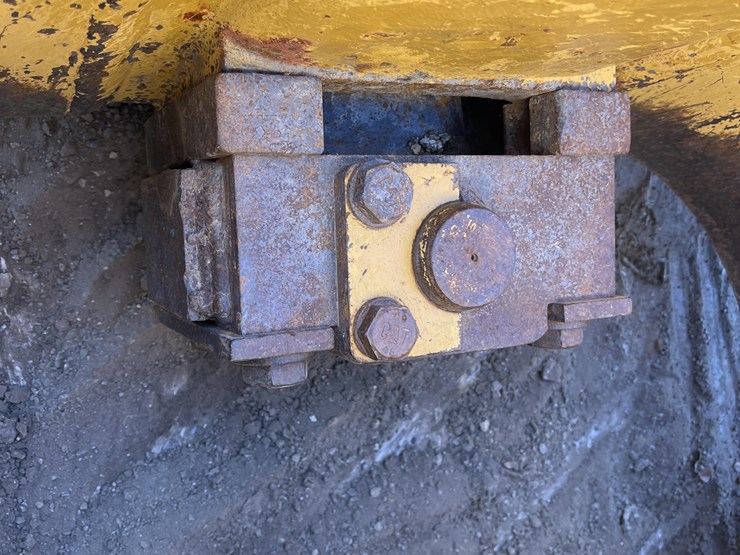 2012-caterpillar-d6n-xl-image-15