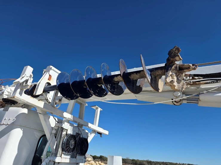 2006-kenworth-t300-image-18