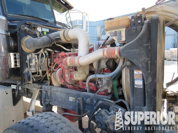 2016-peterbilt-389-image-6