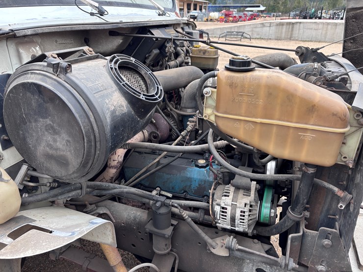 1997-international-4700-image-16