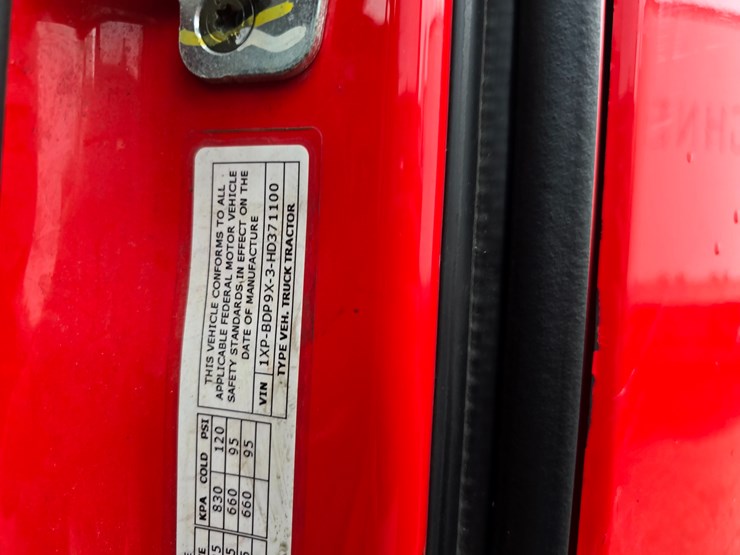 2017-peterbilt-579-image-71