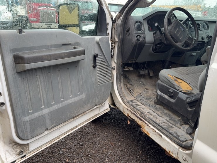 2011-ford-f250-image-17