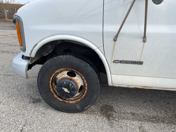 chevrolet-express-3500-image-9