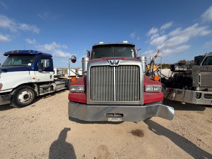 2015-western-star-4900ex-image-2