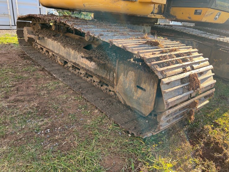 deere-245g-lc-image-12