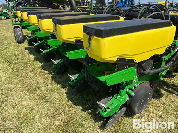 2011-john-deere-1770-image-15