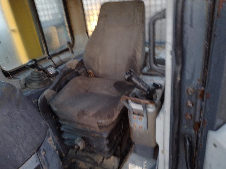 komatsu-d65ex-15-image-14