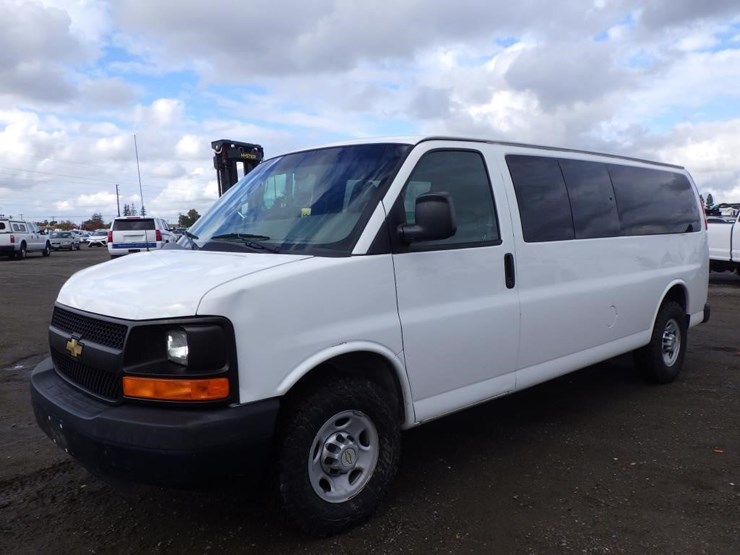 2014-chevrolet-express-3500-image-1