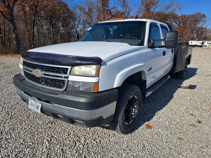chevrolet-silverado-3500-image-1
