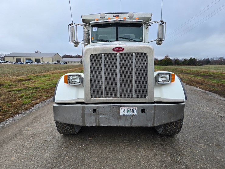 peterbilt-367-image-44