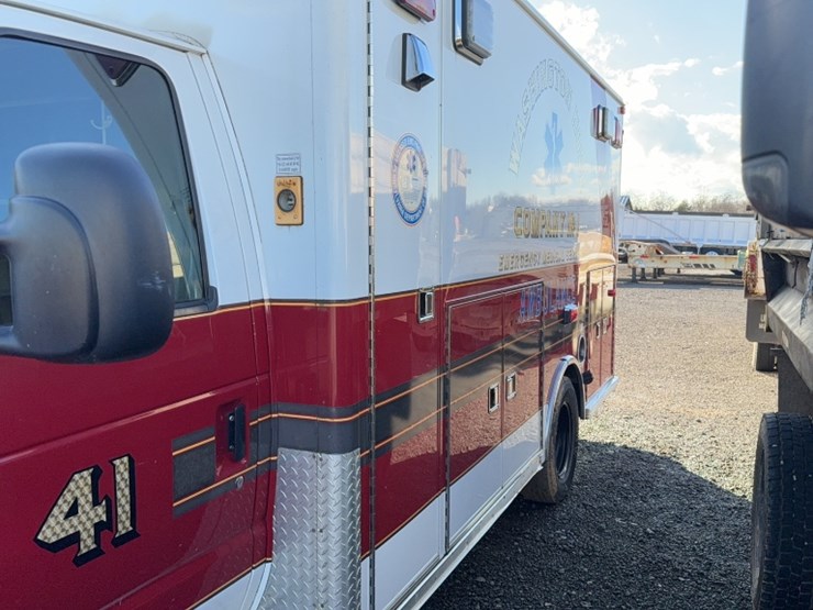 2006-ford-e450-image-16