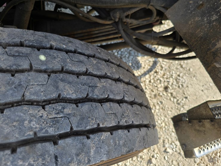 2003-peterbilt-320-image-77