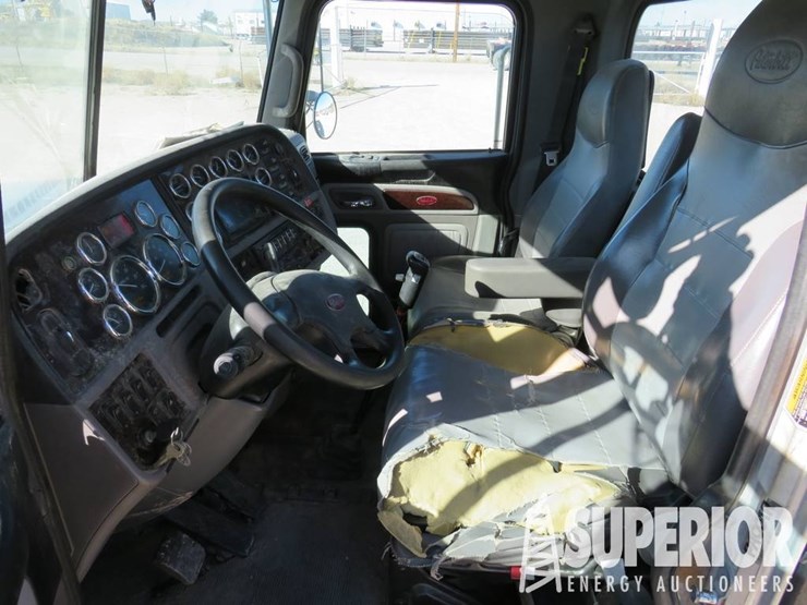 peterbilt-367-image-15
