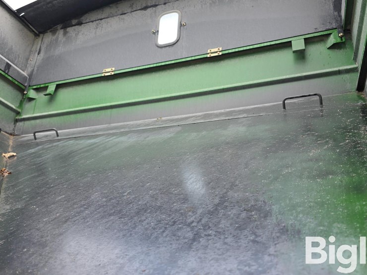 unverferth-brent-gt-644-gravity-wagon-image-18