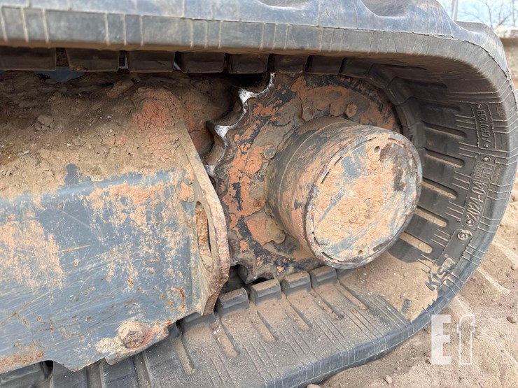 takeuchi-tb235-2-image-10