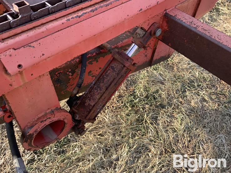 hesston-60a-stack-mover-image-18