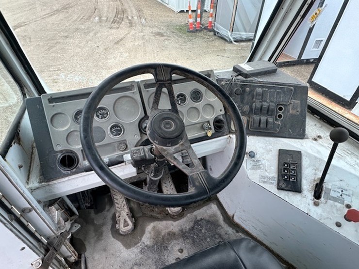 2004-capacity-tj7000-image-33