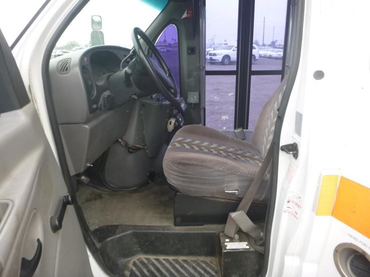 1997-ford-e450-image-9