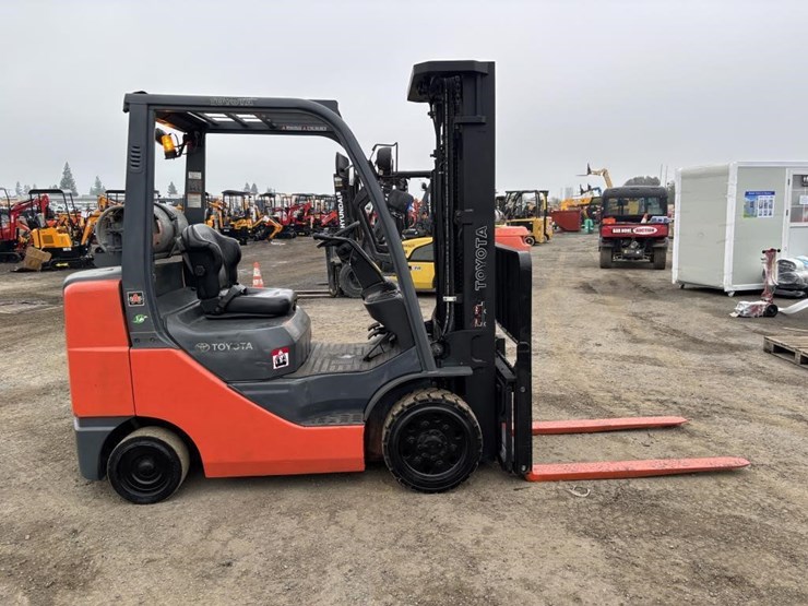 2011-toyota-8fgcu30-image-7