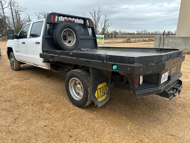 2017-chevrolet-3500hd-image-33