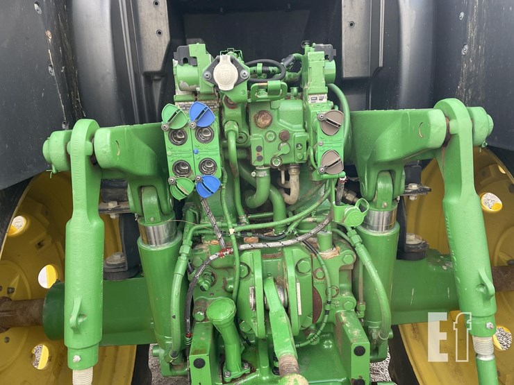 2013-john-deere-6150r-image-18