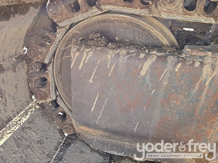 2021-case-cx210-lc-image-17