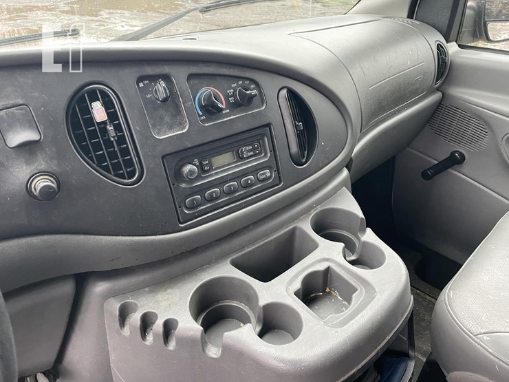 2005-ford-e250-image-10