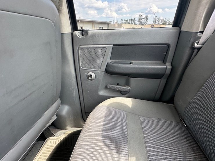 dodge-ram-1500-image-28