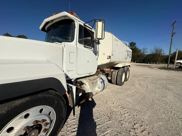 mack-r686st-image-44