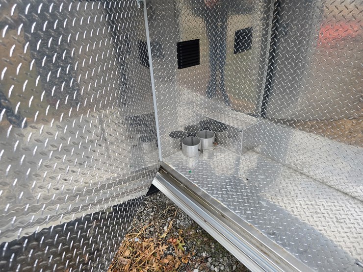 2010-ford-e450-image-38