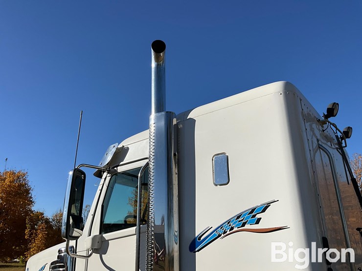 freightliner-122sd-image-16