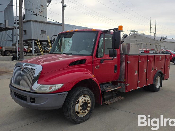 2004-international-durastar-4300-image-1