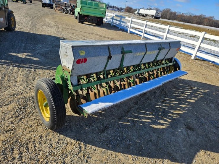 john-deere-10-image-3