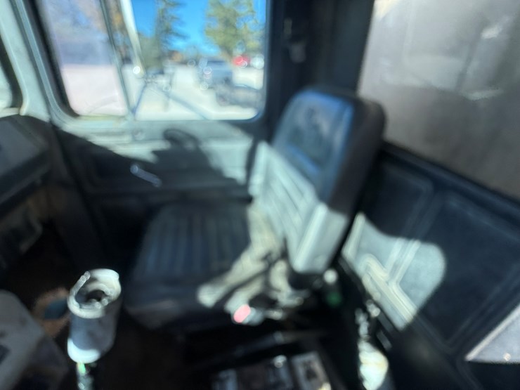 mack-r686st-image-106