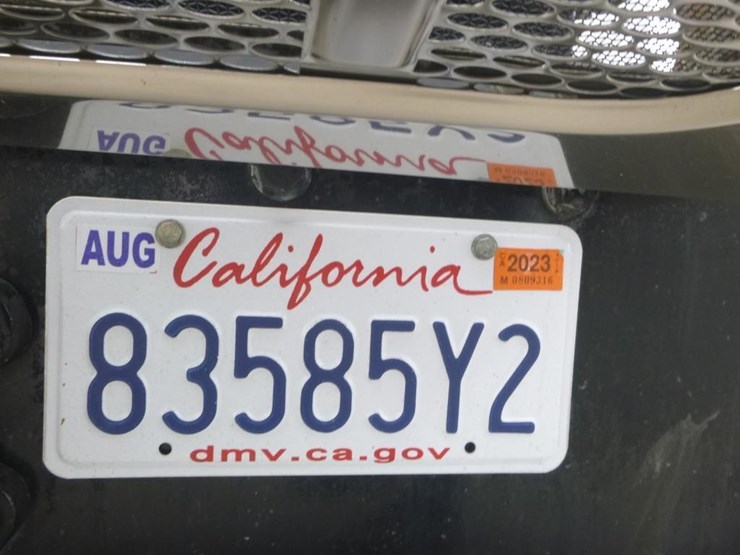 2019-peterbilt-567-image-32