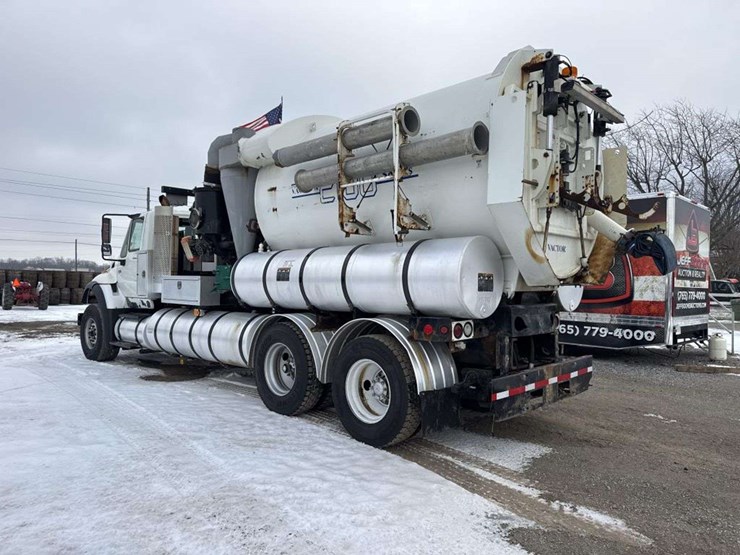 2007-international-7600-image-3