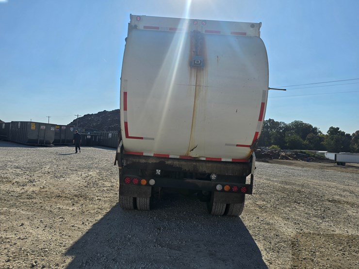 2007-mack-le613-image-21