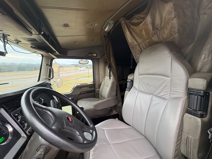 caterpillar-c15-image-16