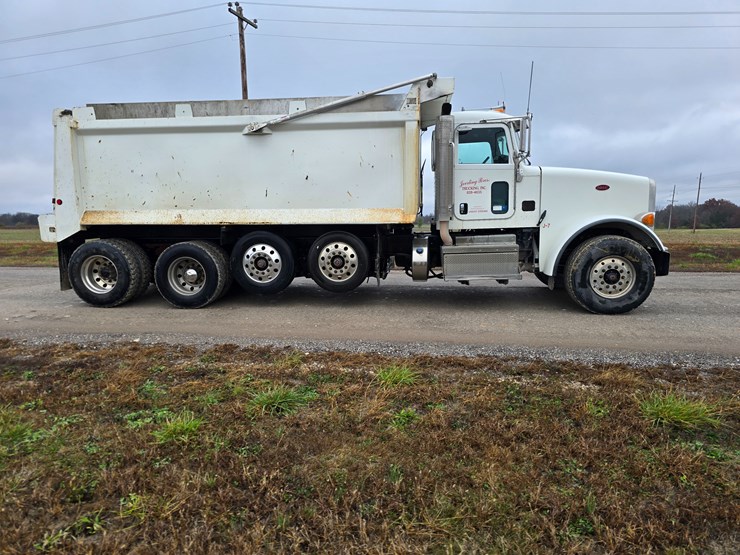 peterbilt-367-image-33